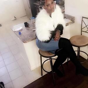 Meet your Posher, Iesha